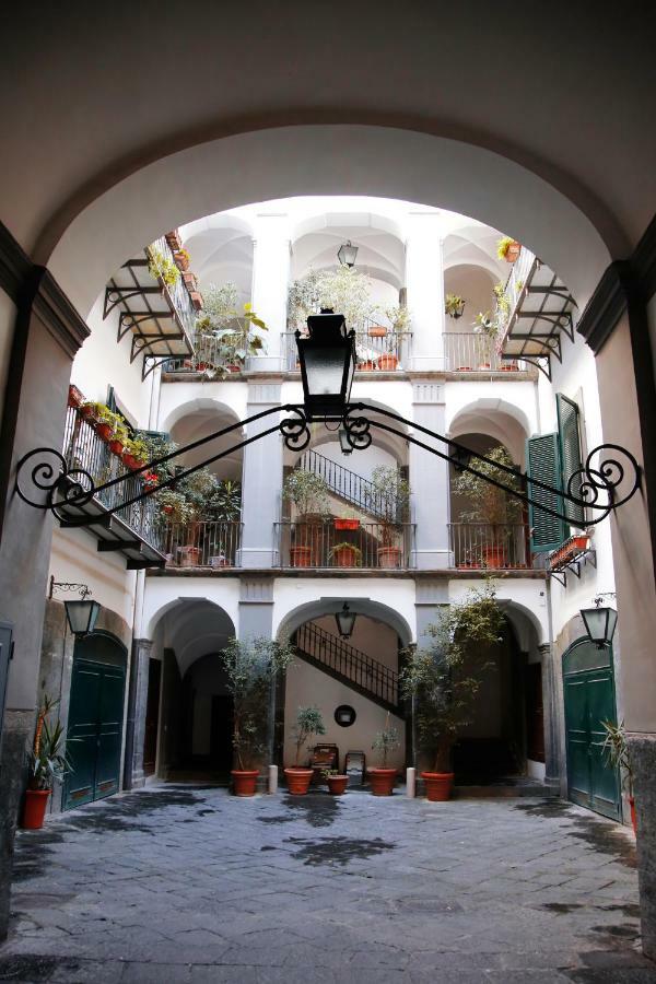 Casa Matys Apartment Napoli Bagian luar foto